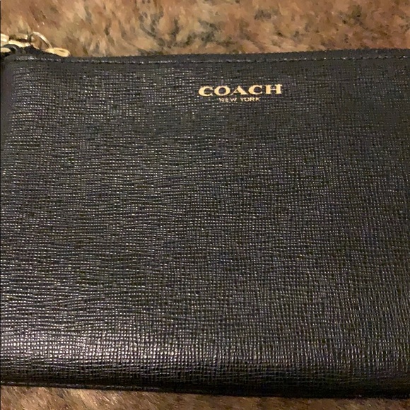 Coach wristlet - Picture 5 of 6